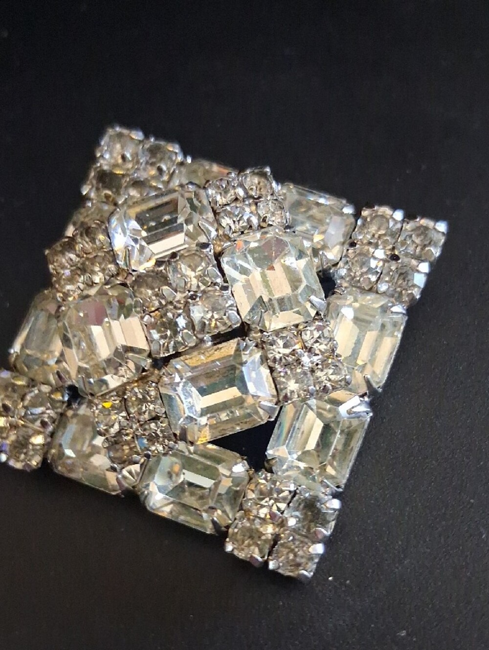 Vintage 1950s 3 Tier Clear Rhinestone Brooch